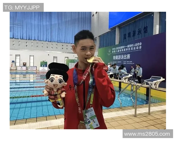 泳池明星背后的光辉与挑战 揭秘水中竞技的非凡魅力与成长之路